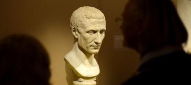 Julius Caesar may have suffered mini-strokes: study
