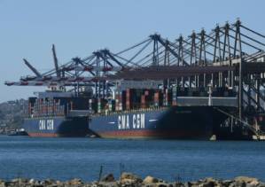 China-US surplus hits record, adding fuel to trade war.jpg China-US surplus hits record, adding fuel to trade war.jpg