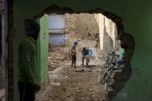 Varanasi's temple corridor destroys old neighbourhood.jpg
