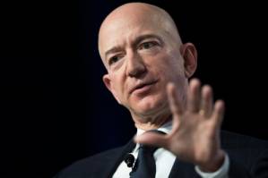 Bezos accuses Enquirer of 'blackmail' over intimate photos.jpg Bezos accuses Enquirer of 'blackmail' over intimate photos.jpg