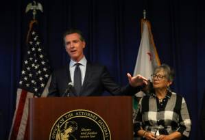 California governor moves to allow college athletes to be paid.jpg California governor moves to allow college athletes to be paid.jpg