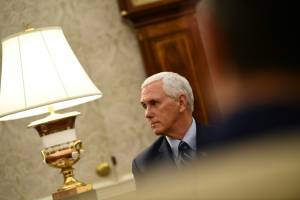 US VP Pence not in quarantine.jpg US VP Pence not in quarantine.jpg