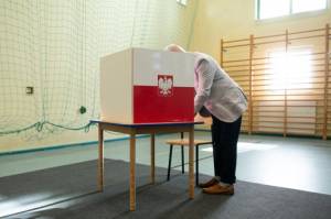 Polish president with narrow lead in run-of.jpg