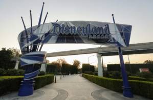 California mayors plead for reopening of theme parks.jpg California mayors plead for reopening of theme parks.jpg