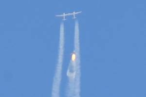 Billionaire Branson achieves space dream.jpg