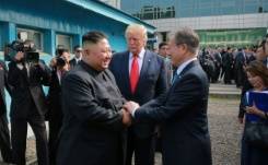 Two Koreas restore severed communications in surprise thaw.jpg Two Koreas restore severed communications in surprise thaw.jpg