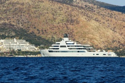 Russian oligarch Abramovich's superyacht docks in Turkey.jpg Russian oligarch Abramovich's superyacht docks in Turkey.jpg