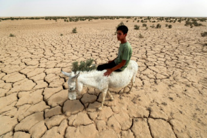 Key Iraq irrigation reservoir close to drying out.jpg Key Iraq irrigation reservoir close to drying out.jpg