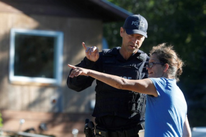 Manhunt in Canada continues for second suspect in stabbing rampage.jpg Manhunt in Canada continues for second suspect in stabbing rampage.jpg