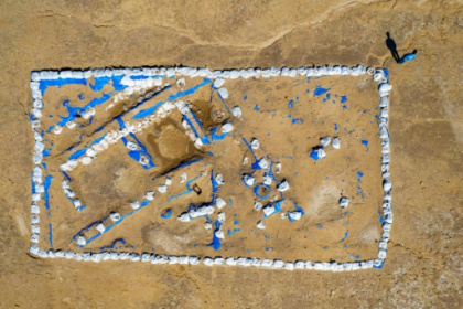 Iraq dig uncovers 5,000 year old pub restaurant.jpg Iraq dig uncovers 5,000 year old pub restaurant.jpg