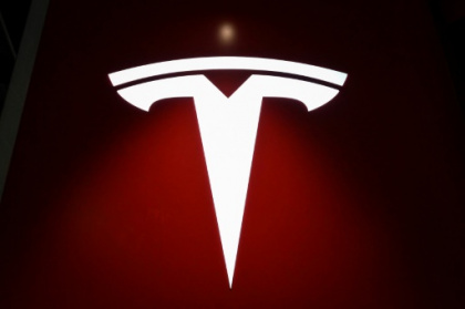 Tesla sued over workers' alleged access to car video imagery.jpg