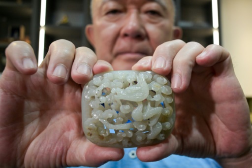 Taiwan's antique jade dealers see trade losing lustre