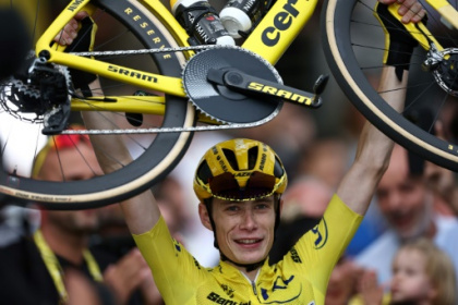 Jonas Vingegaard wins second successive Tour de France.jpg