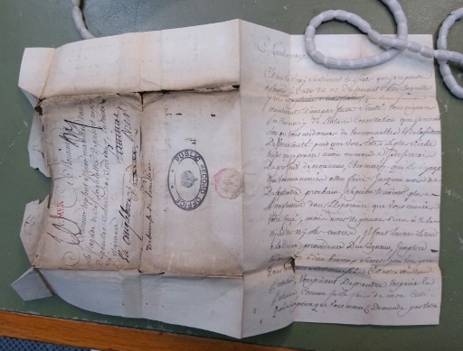 Confiscated French love letters finally opened after 265 years