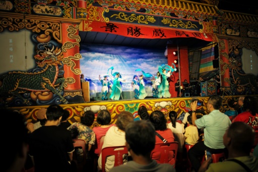 Taiwan singers won't let curtain fall on Hakka opera