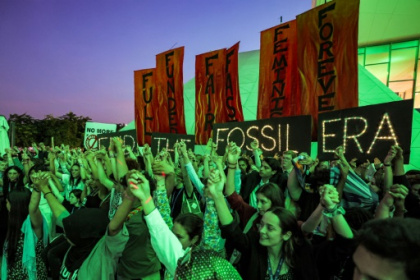 UN summit compromise calls for shift away from fossil fuels.jpg