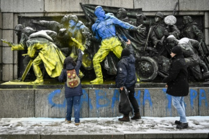 Bulgaria dismantles Soviet army monument.jpg