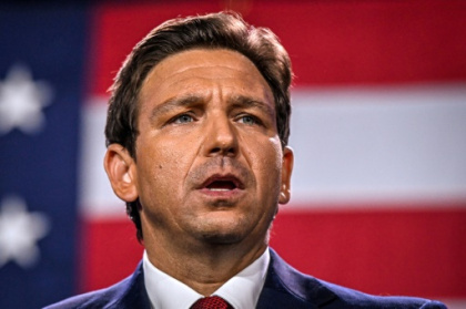 DeSantis ends election campaign, backs Trump.jpg