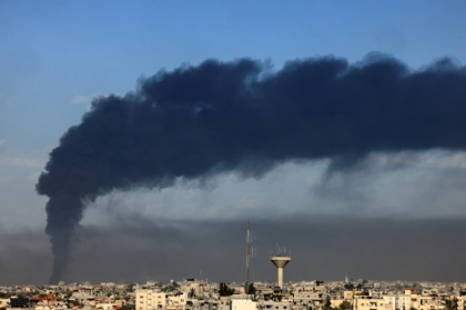 Israel hammers Gaza's south, hostage families urge Netanyahu to seek deal.jpg Israel hammers Gaza's south, hostage families urge Netanyahu to seek deal.jpg