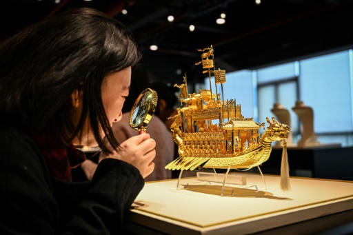 Youth appetite for gold rises as Chinese economy loses lustre