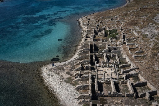 Ancient Greek sanctuary slowly sinks into the Aegean Sea