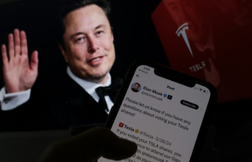 Tesla shareholders back huge payout for CEO Musk, company says