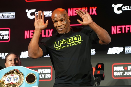 Tyson says he feels '100%' after plane health scare