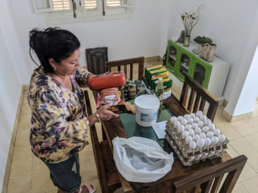 With little to buy, Cubans abroad send home food, not money.jpg