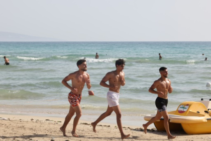 In shadow of war, Lebanese find respite on southern beach.jpg