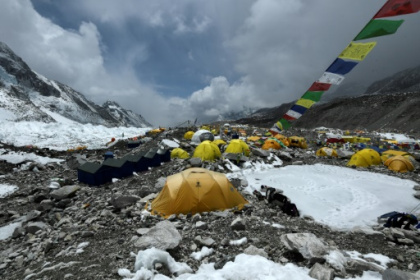 As ice melts, Everest's 'death zone' gives up its ghosts.jpg