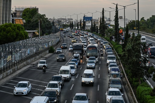 Outdated rules, limited metro collide for 'unbearable' Athens gridlock