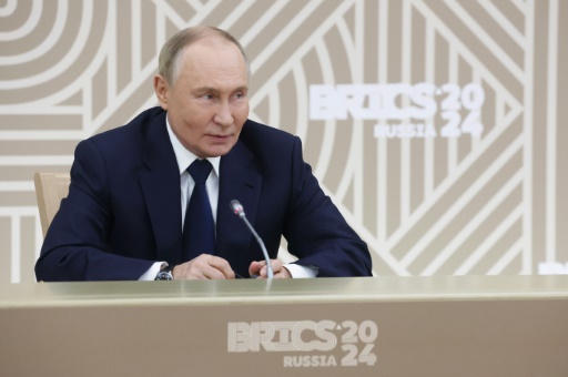 Putin seeks to rival West with high-profile summit