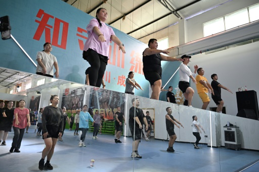 Chinese slimmers trim down at weight-loss camps