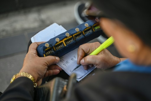 Manila's car counters help address 'world's worst traffic'