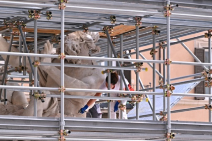 Scaffolding, traffic chaos as Rome readies for pope's Jubilee.jpg