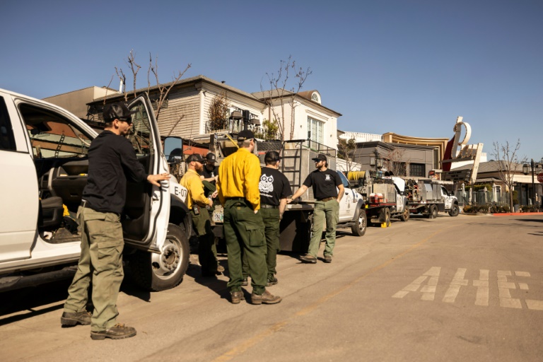 Private firefighters highlight wealth divide in ruined Los Angeles