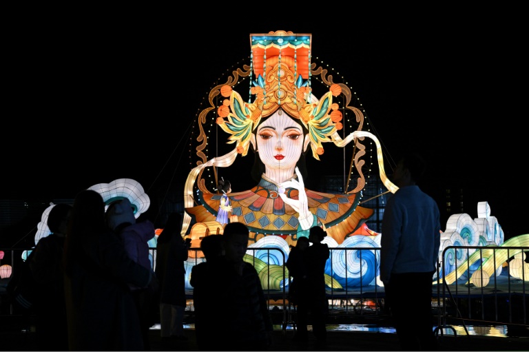 Lanterns light up southern Chinese city ahead of Lunar New Year