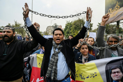 Pakistan Federal Union of Journalists members protest in Islamabad against legislation criminalising online disinformation which they say is a move to quash dissent