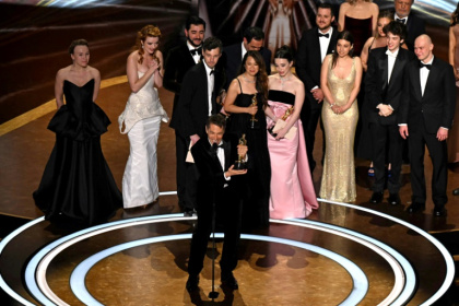 US filmmaker Sean Baker accepts the best picture Oscar for 'Anora' -- the big winner of the night with five Academy Awards US filmmaker Sean Baker accepts the best picture Oscar for 'Anora' -- the big winner of the night with five Academy Awards