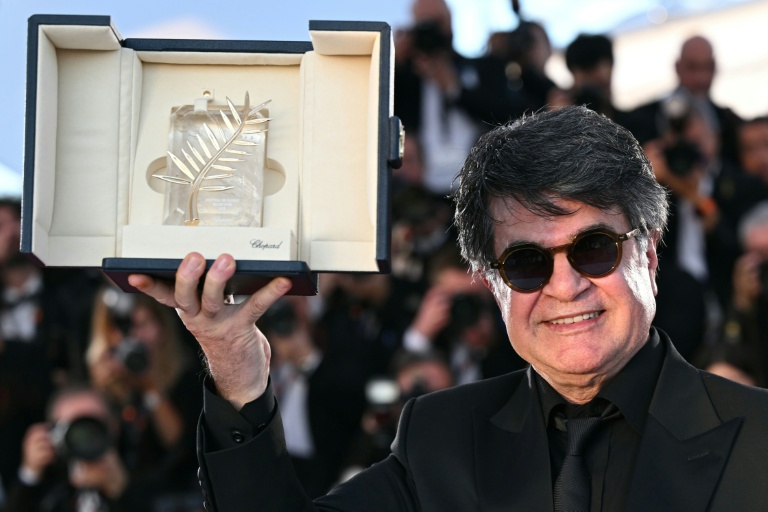 Dissident Iranian filmmaker Panahi wins Cannes top prize