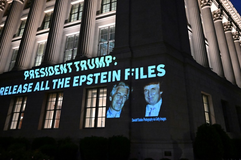 White House restricts WSJ access to Trump over Epstein story