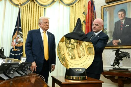 FIFA president Gianni Infantino (R) unveiled the Club World Cup trophy to US President Donald Trump in the Oval Office in March 2025 - Jim WATSON (AFP) FIFA president Gianni Infantino (R) unveiled the Club World Cup trophy to US President Donald Trump in the Oval Office in March 2025 - Jim WATSON (AFP)