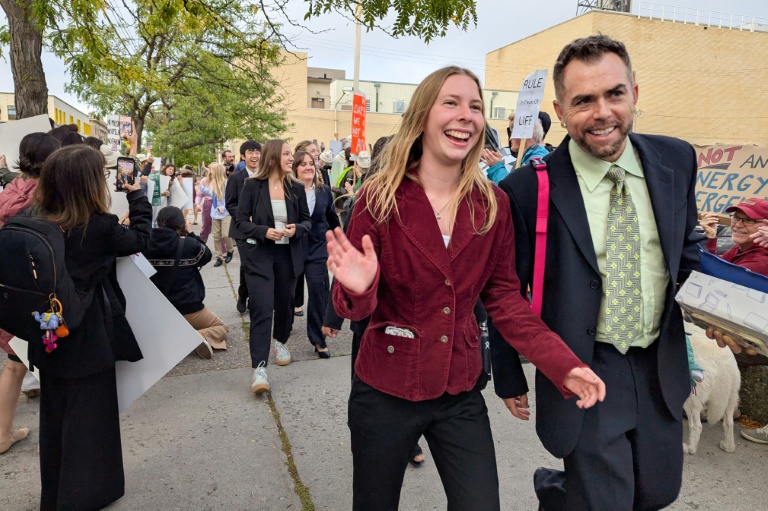 Judge 'reluctantly' tosses youth case challenging Trump climate policies Judge 'reluctantly' tosses youth case challenging Trump climate policies
