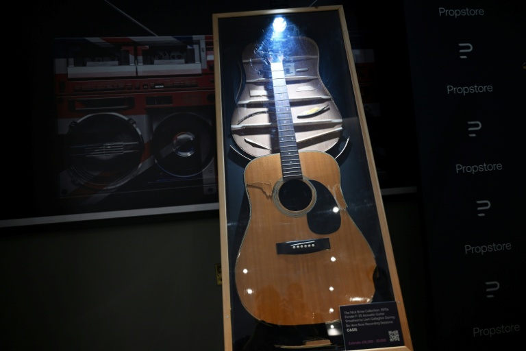 Oasis guitars among music memorabilia worth £3 mn at UK auction Oasis guitars among music memorabilia worth £3 mn at UK auction