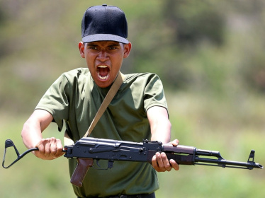 A member of the Bolivarian National Militia participates in military training at Fuerte Tiuna in Caracas, Venezuela, on September 13, 2025 - Pedro MATTEY (AFP) A member of the Bolivarian National Militia participates in military training at Fuerte Tiuna in Caracas, Venezuela, on September 13, 2025 - Pedro MATTEY (AFP)