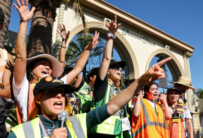 Members of an actors' guild protest as part of a strike against the Hollywood studios in November 2023 in Los Angeles, California - MARIO TAMA (AFP) Members of an actors' guild protest as part of a strike against the Hollywood studios in November 2023 in Los Angeles, California - MARIO TAMA (AFP)