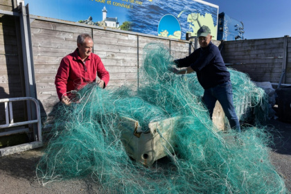 French charity association Kernic Solidarites members Christian Abaziou (R) and Gerard Le Duff (L) sorted fishnets collected by the association to be sent to Ukraine for use against drone attacks - Fred TANNEAU (AFP) French charity association Kernic Solidarites members Christian Abaziou (R) and Gerard Le Duff (L) sorted fishnets collected by the association to be sent to Ukraine for use against drone attacks - Fred TANNEAU (AFP)