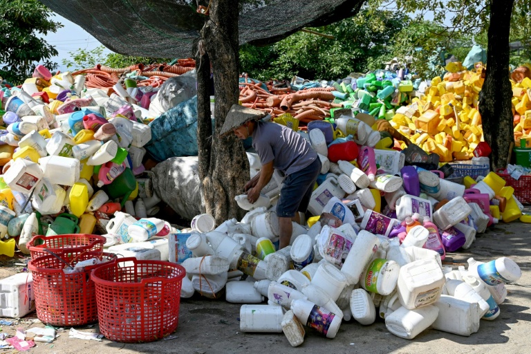 'Waiting to die': the dirty business of recycling in Vietnam