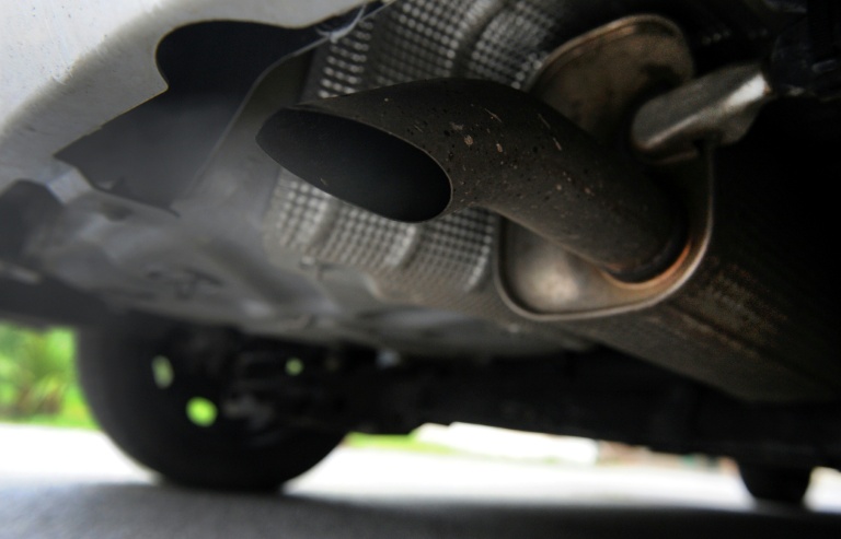 EU set to scrap 2035 combustion-engine ban in car industry boost