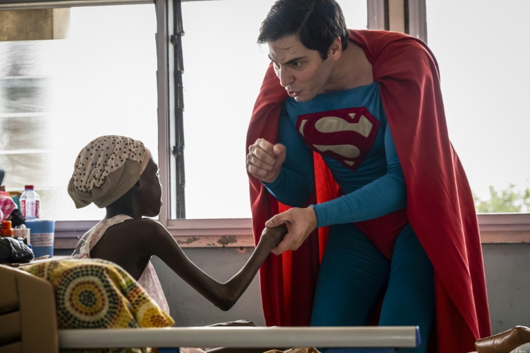 Brazilian 'Superman' cheers child cancer patients in Ghana